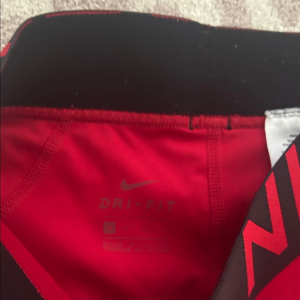 lululemon athletica Black 00 High-Waist Shorts with Red XS Nike Pro Layer - Picture 3 of 6
